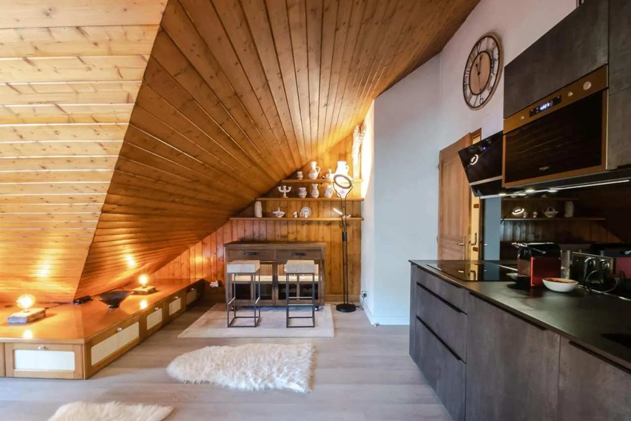 شقة شامونكس  في Superb Apt Chalet Style At The Foot Of The Slopes فرنسا