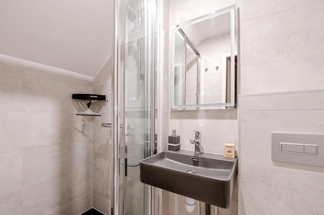 شقة شامونكس  في Superb Apt Chalet Style At The Foot Of The Slopes فرنسا